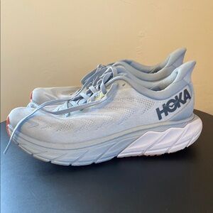 HOKA Arahi 6